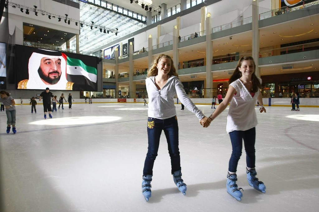 ice skating rink in dubai mall - A complete guide to Dubai