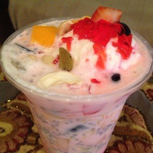 Mouth-watering delicacy at Haji Ali juice center