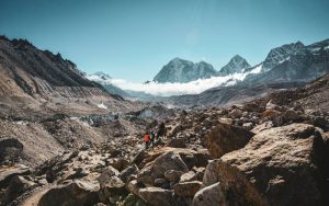 People hiking at Mount Everest.